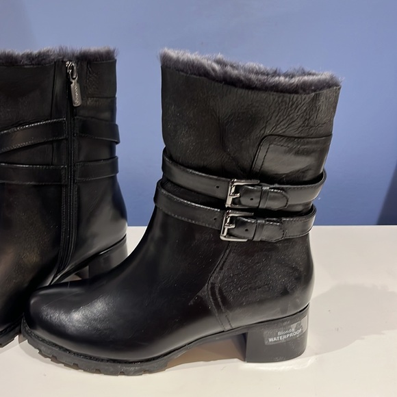 Blondo Waterproof Boots - Picture 3 of 10